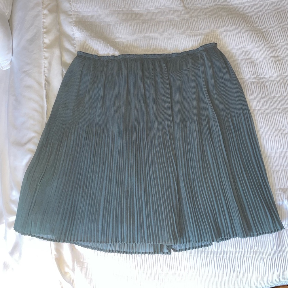 Pleated Teal H&M short skirt !